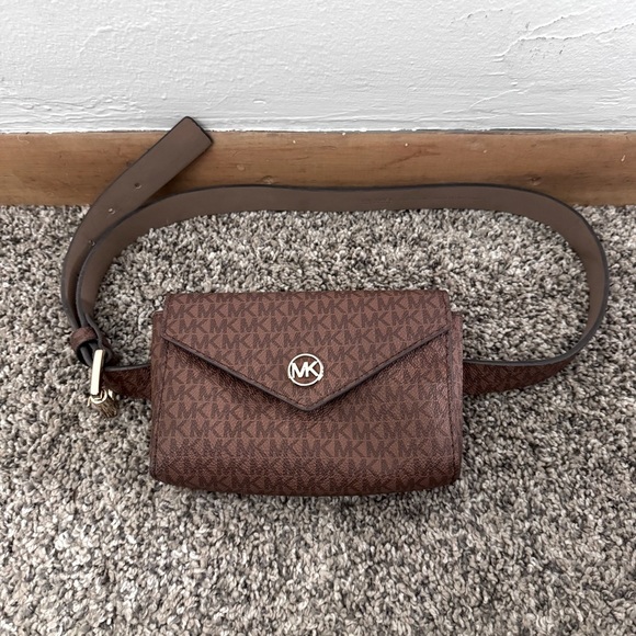Michael Kors signature pront belt bag Size S/M - Picture 1 of 15